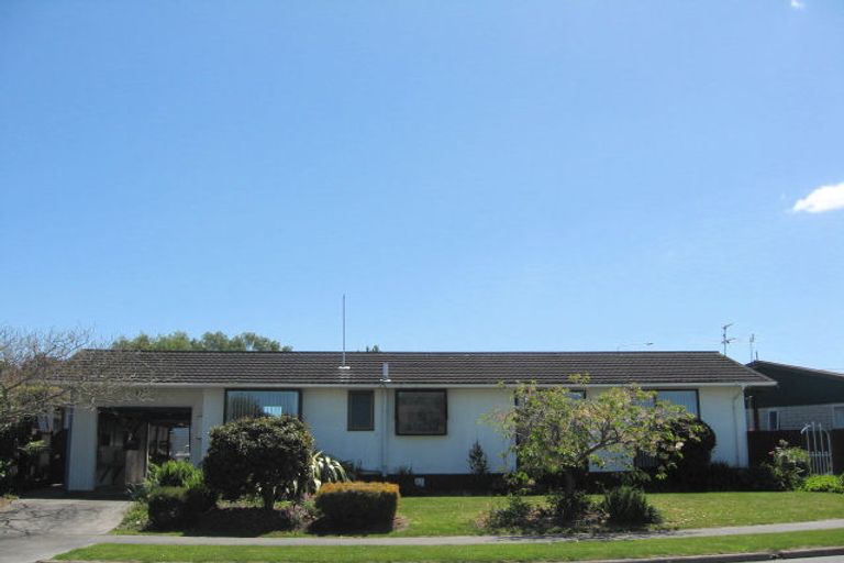 Photo of property in 49 Oldwood Street, Bishopdale, Christchurch, 8053