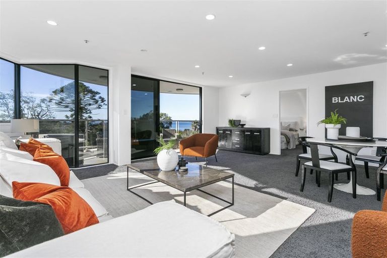 Photo of property in 4a/175 Hurstmere Road, Takapuna, Auckland, 0622