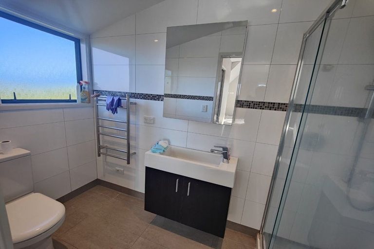 Photo of property in 1/5 Cambric Place, Botany Downs, Auckland, 2010