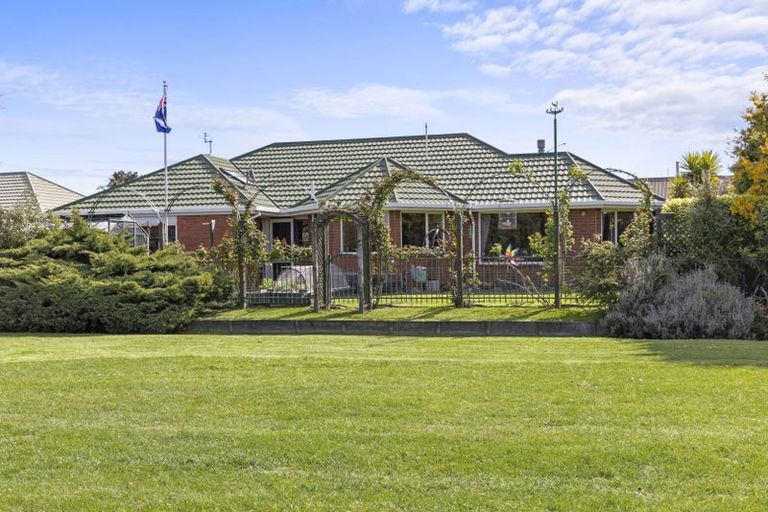 Photo of property in 36 Farnswood Place, Redwood, Christchurch, 8051