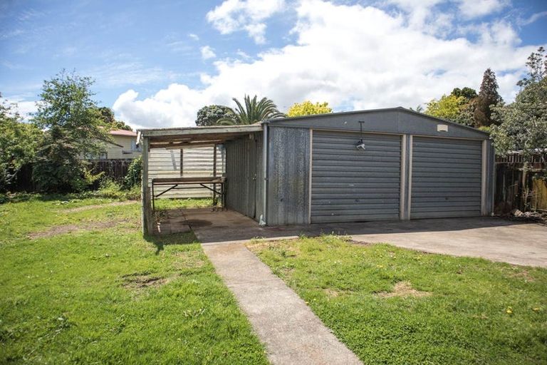 Photo of property in 8 Styca Place, Sunnyvale, Auckland, 0612