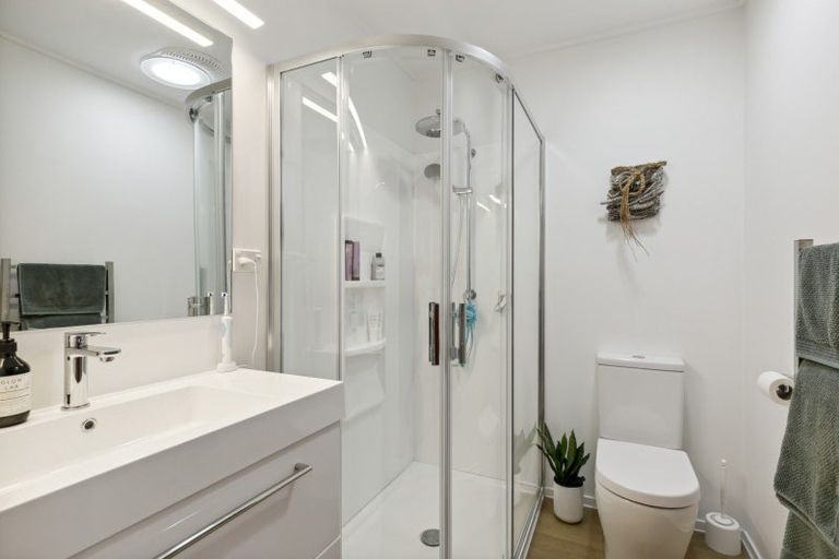 Photo of property in 10/171 Queens Drive, Lyall Bay, Wellington, 6022