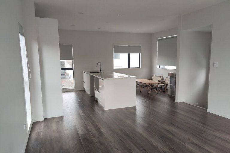 Photo of property in 2/16 William Roberts Road, Pakuranga, Auckland, 2010