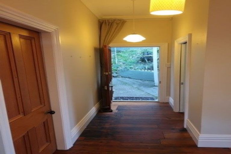 Photo of property in 29 Mortimer Terrace, Aro Valley, Wellington, 6021
