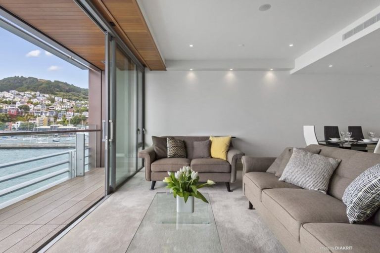 Photo of property in Clyde Quay Wharf, 2a/6 Clyde Quay Wharf, Te Aro, Wellington, 6011