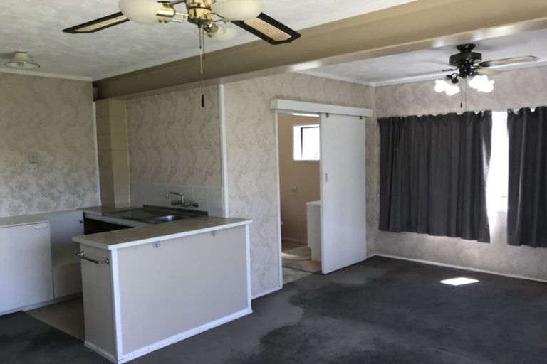 Photo of property in 26 Widmore Drive, Massey, Auckland, 0614