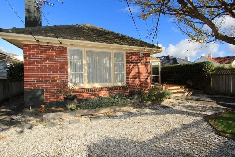 Photo of property in 37 Fairfield Avenue, Fairfield, Lower Hutt, 5011