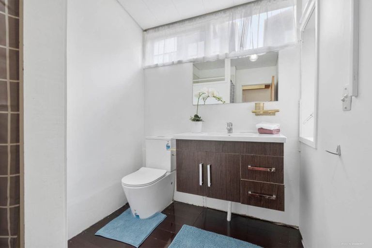 Photo of property in 36a Esmonde Road, Takapuna, Auckland, 0622