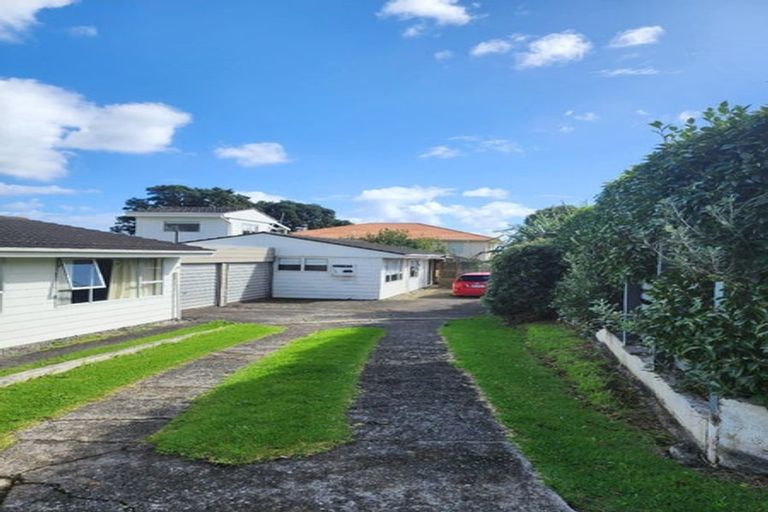 Photo of property in 12 Pitcairn Street, Oakura, 4314