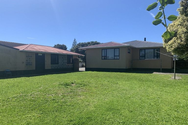 Photo of property in 14 Ruapehu Street, Castlecliff, Whanganui, 4501