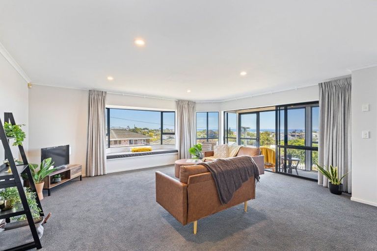 Photo of property in 47 Paynters Avenue, Strandon, New Plymouth, 4312