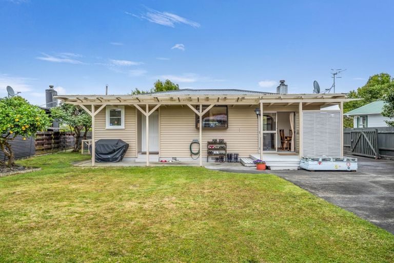Photo of property in 9 Mokau Place, Terrace End, Palmerston North, 4410