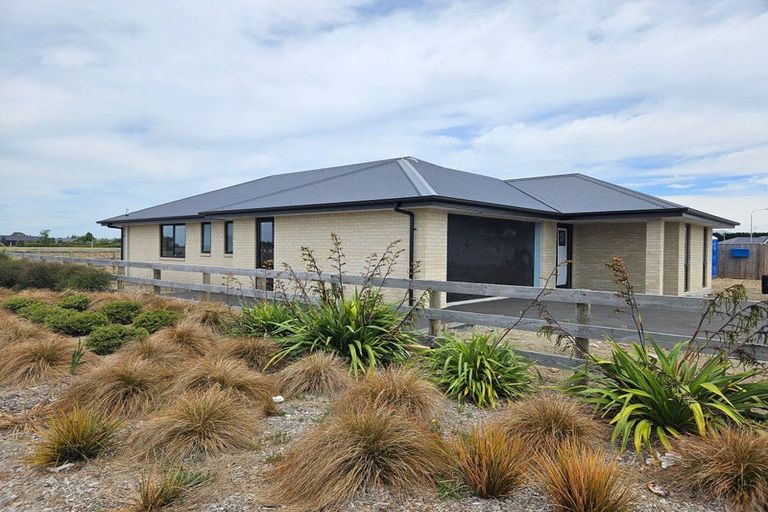 Photo of property in 20 Plover Avenue, Amberley, 7410