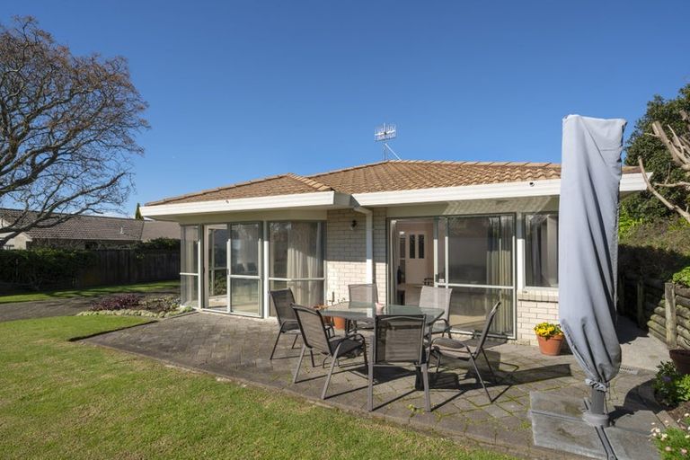 Photo of property in 10 Laburnum Glen, Mount Maunganui, 3116