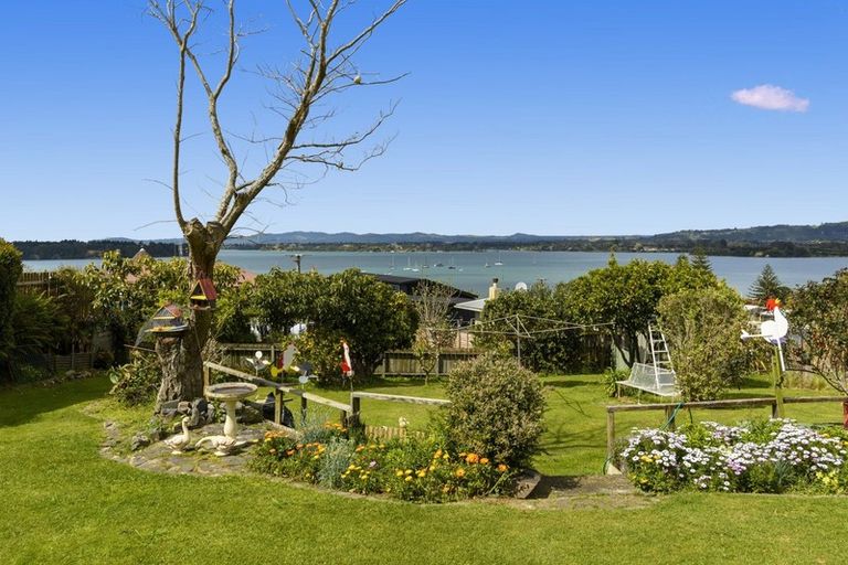 Photo of property in 37 Coppelia Avenue, Omokoroa, 3114