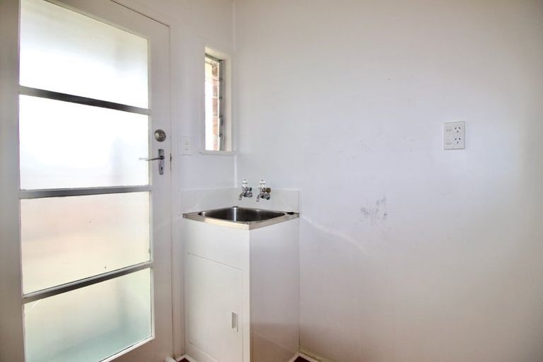 Photo of property in 3/242 Onewa Road, Birkenhead, Auckland, 0626