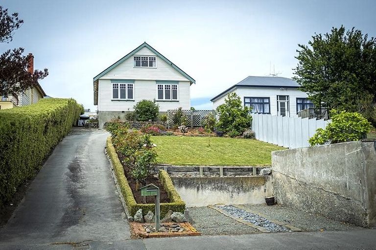 Photo of property in 18 Clifton Terrace, West End, Timaru, 7910