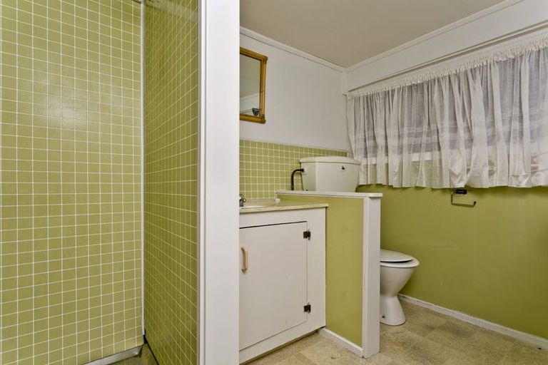 Photo of property in 81 Oaktree Avenue, Browns Bay, Auckland, 0630