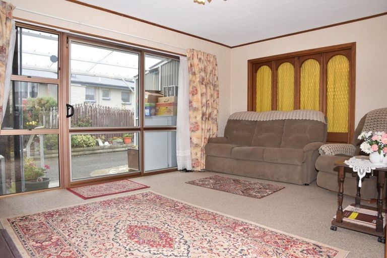 Photo of property in 17 Milford Street, Heidelberg, Invercargill, 9812