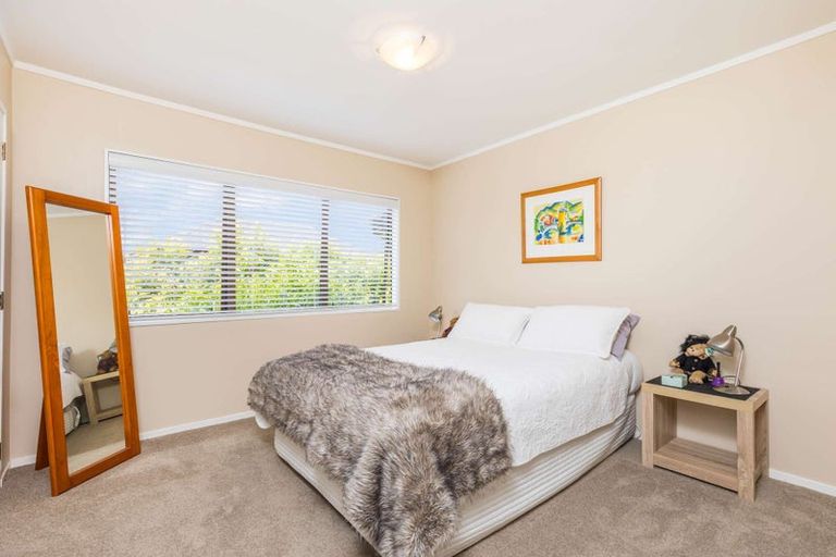 Photo of property in 13 Framalda Place, Conifer Grove, Takanini, 2112