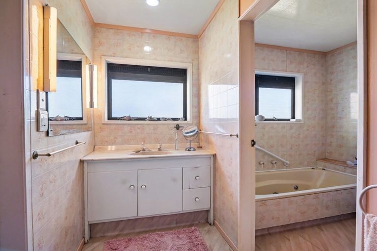 Photo of property in 6 Muricata Avenue, Mount Maunganui, 3116