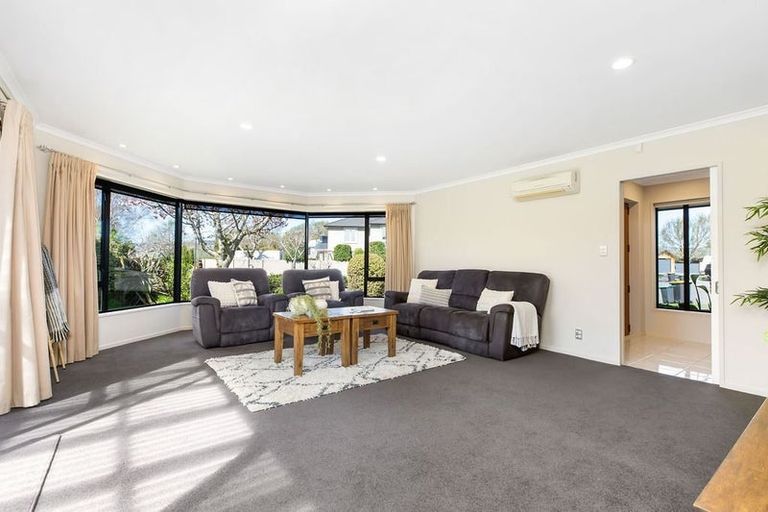 Photo of property in 2 Armour Place, Halswell, Christchurch, 8025