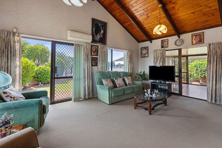 Photo of property in 10 Marwood Place, Mount Maunganui, 3116