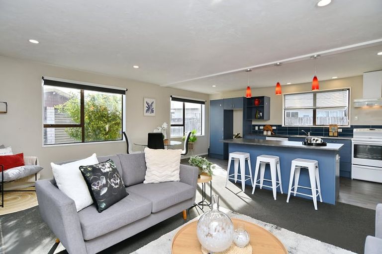 Photo of property in 31 Tyrone Street, Belfast, Christchurch, 8051