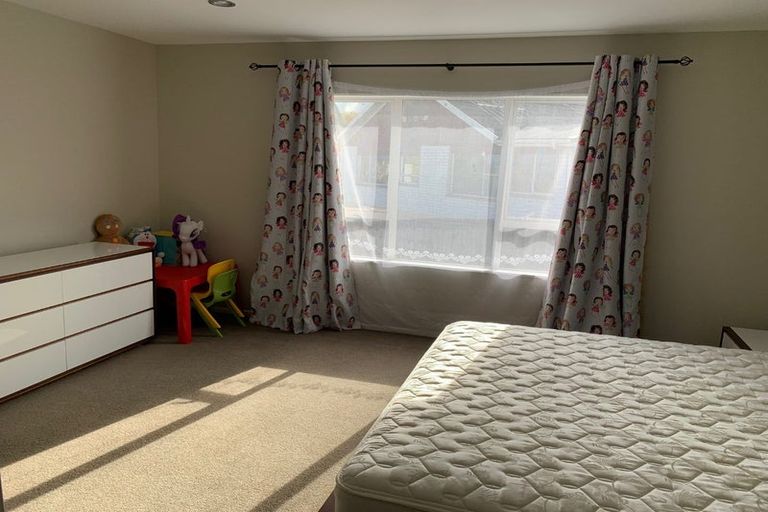 Photo of property in 386a East Coast Road, Sunnynook, Auckland, 0630