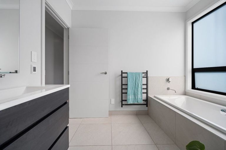 Photo of property in 23 Sarona Park Drive, Omanawa, Tauranga, 3171