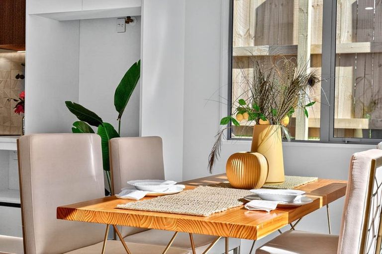 Photo of property in 7d Maroubra Place, Botany Downs, Auckland, 2010