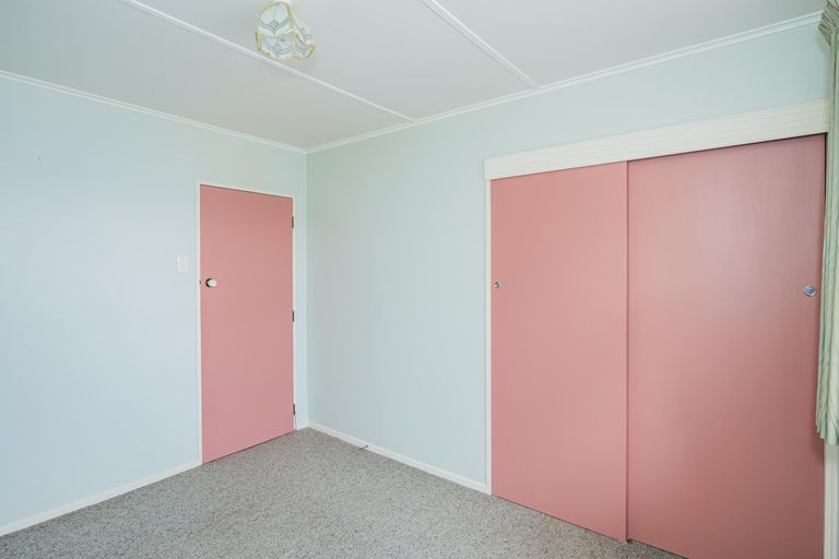 Photo of property in 18 Burn Street, Holmes Hill, Oamaru, 9401