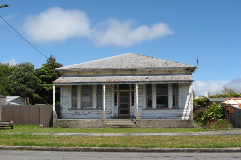 Photo of property in 28 Cobden Street, Westport, 7825