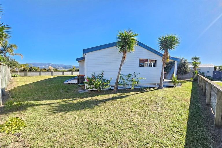 Photo of property in 117 Kelly Jade Avenue, Matarangi, Whitianga, 3592