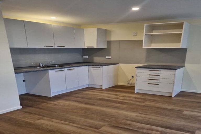 Photo of property in 3/351 West Coast Road, Glen Eden, Auckland, 0602