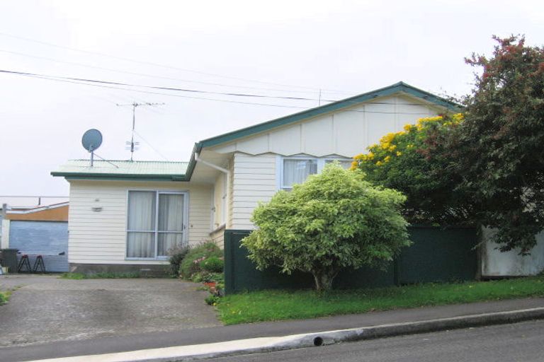 Photo of property in 43 Beazley Avenue, Paparangi, Wellington, 6037