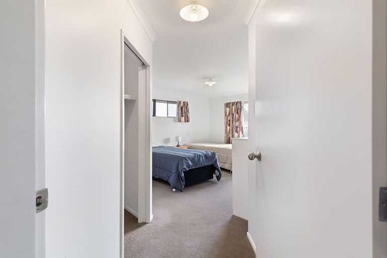 Photo of property in 16 Orlando Way, Kelvin Grove, Palmerston North, 4414