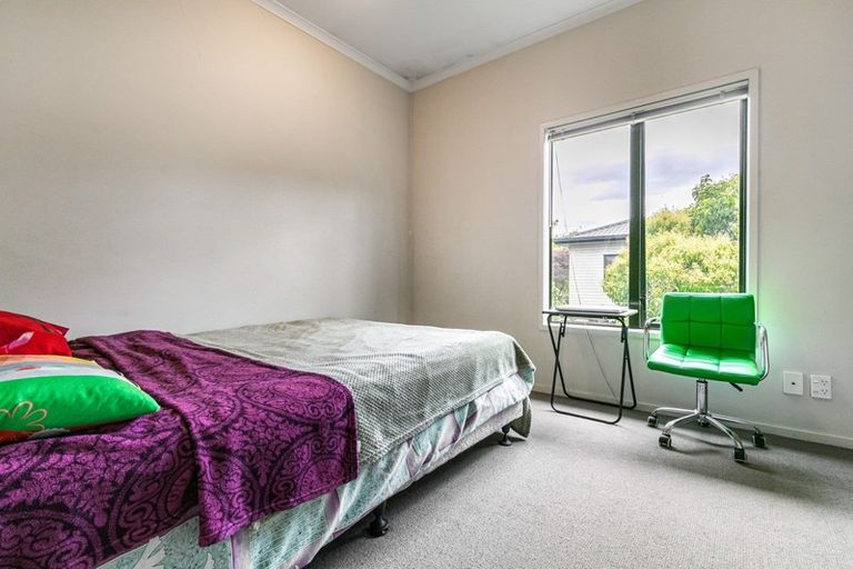 Photo of property in 56 Verdale Circle, Glen Eden, Auckland, 0602