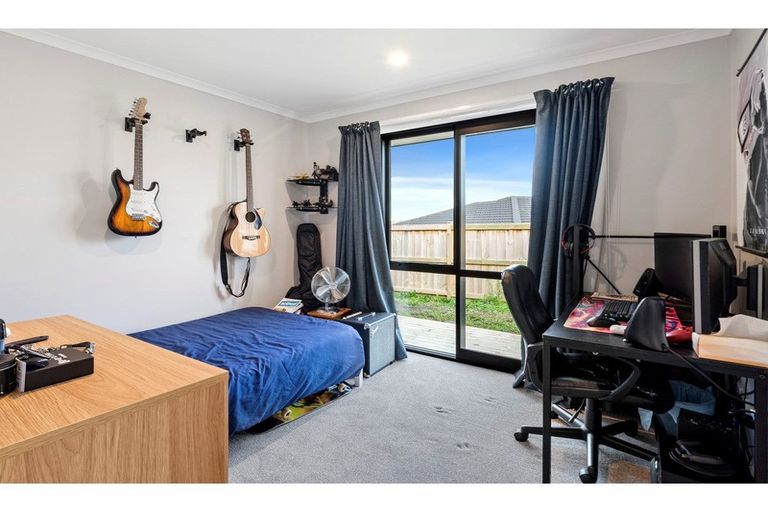 Photo of property in 8 Calder Crescent, Pokeno, 2402