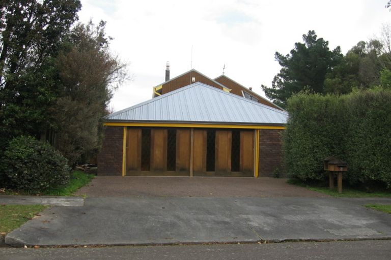 Photo of property in 6 Guernsey Place, Fitzherbert, Palmerston North, 4410