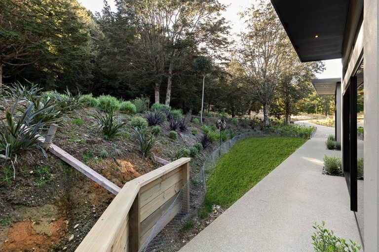 Photo of property in 13 Arbor Lane, Mount Creighton, Queenstown, 9371
