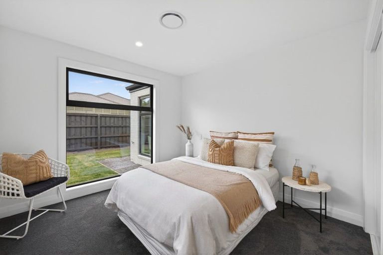 Photo of property in 28 Inch Crescent, Rangiora, 7400