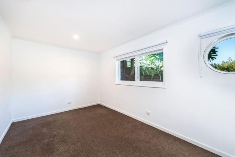 Photo of property in 59 Hanlon Crescent, Narrow Neck, Auckland, 0624