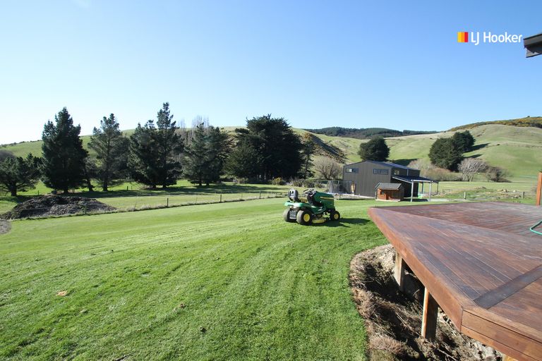 Photo of property in 19 George Street, Waihola, Milton, 9073