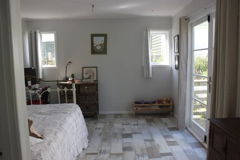 Photo of property in 152 Howard Road, Orere Point, Papakura, 2585