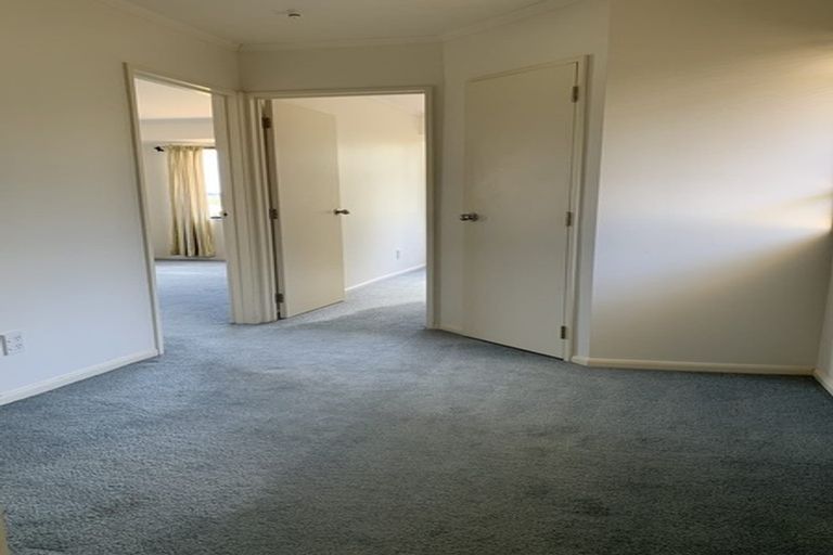 Photo of property in 1/40 Jane Eyre Drive, Somerville, Auckland, 2014