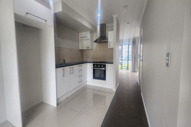 Photo of property in 9/4 Wallson Crescent, Wiri, Auckland, 2104