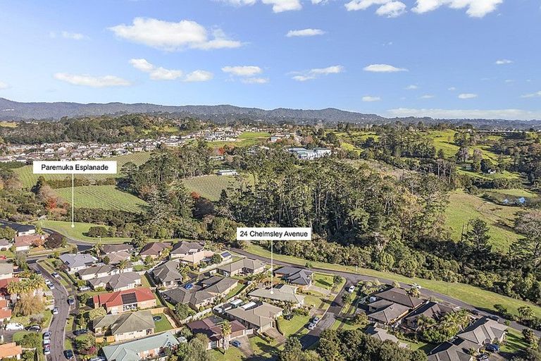 Photo of property in 24 Chelmsley Avenue, Henderson, Auckland, 0612
