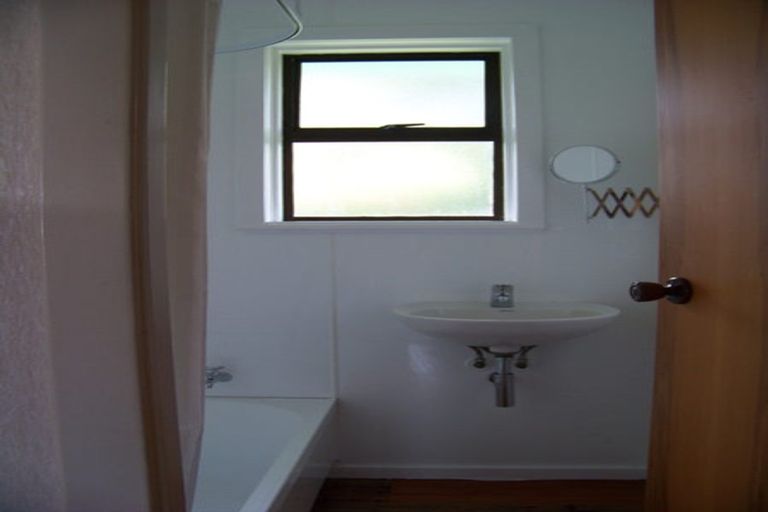 Photo of property in 21 Sladden Street, Naenae, Lower Hutt, 5011