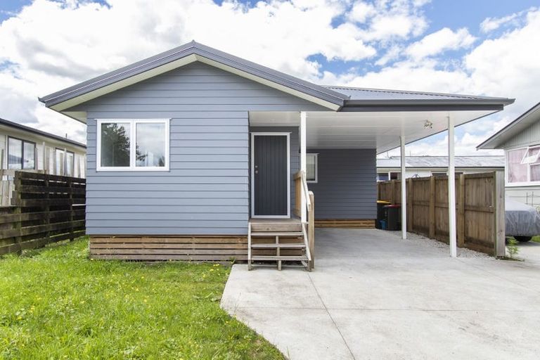 Photo of property in 2 Lilac Street, Melville, Hamilton, 3206